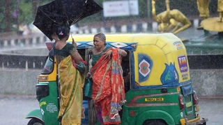 Mumbai Weather: IMD Issues Alert For Thunderstorms And Rain Today, More Showers Likely On June 23-24